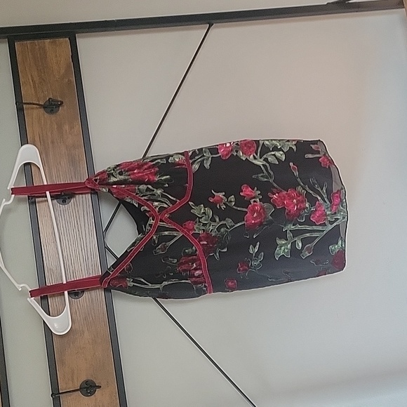 Mossimo Supply Co. Tops - Velvet Tank/Camisole,EUC,Plus Size,2 layers for Coverage,Pretty